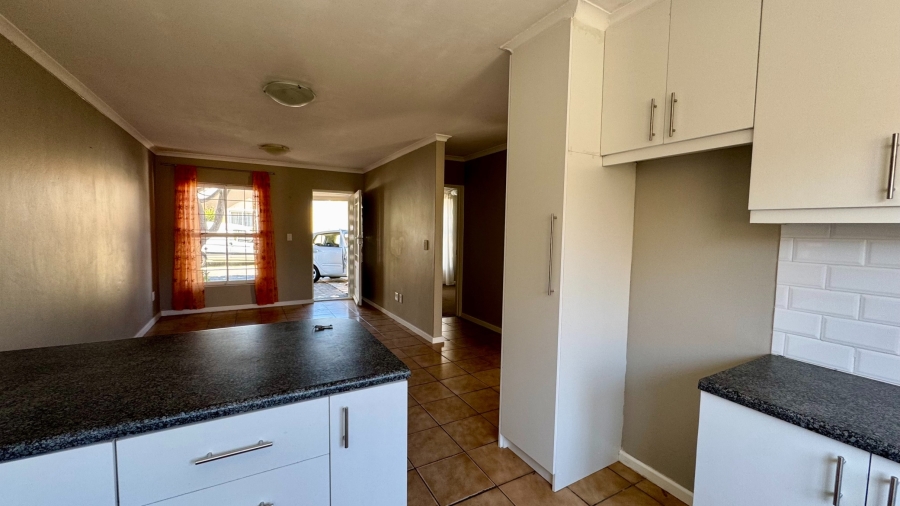 2 Bedroom Property for Sale in Guldenland Western Cape